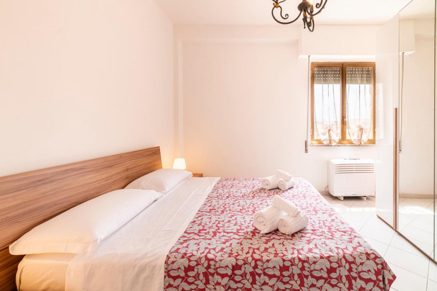 Casa Arenula By Domusextra Apartment เนเปิลส์ ภายนอก รูปภาพ