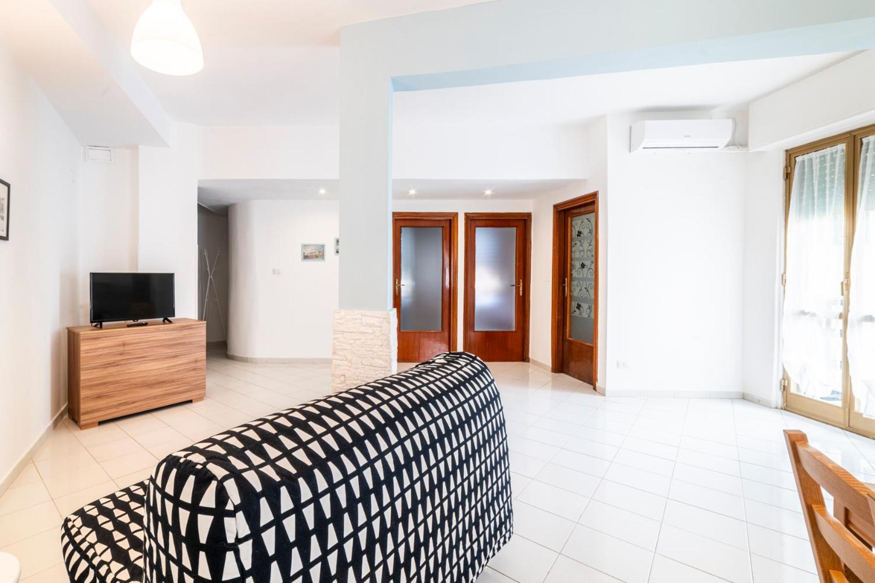 Casa Arenula By Domusextra Apartment เนเปิลส์ ภายนอก รูปภาพ